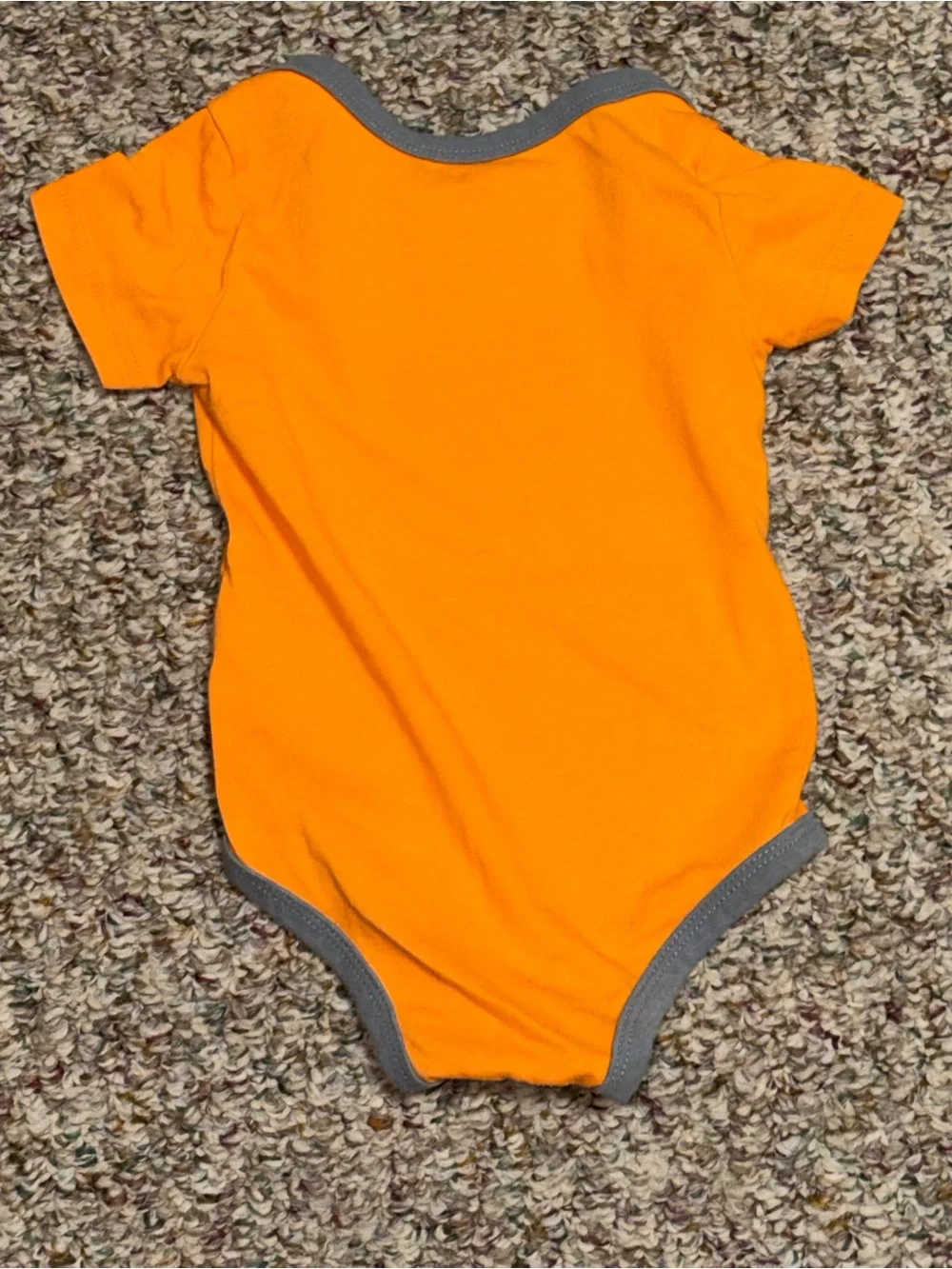 Boys infant 9 months top Nike Baby One-Piece 'Heroes Run in the Family'